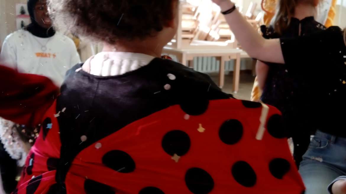 Rires et confettis à gogo à notre fête de Carnaval 2024